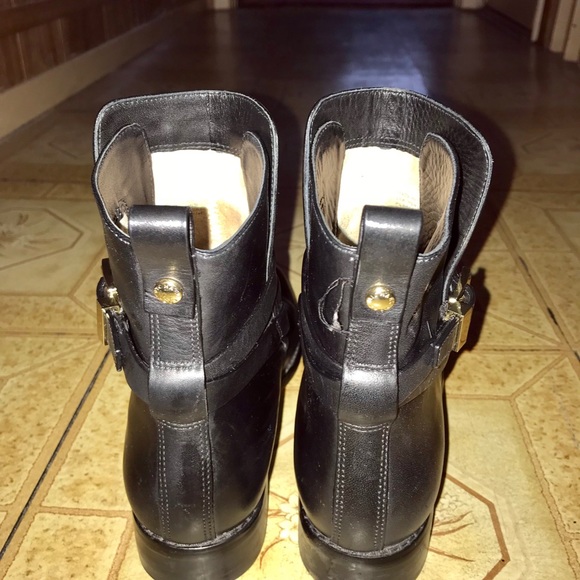 🖤 Michael Kors Arley Leather Ankle Boot 🖤 - Picture 4 of 8